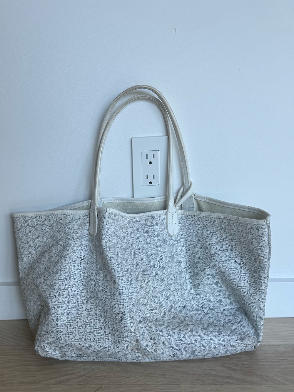 White Grey Patterned Tote Bag with removable flat pouch, Goyard like ✨